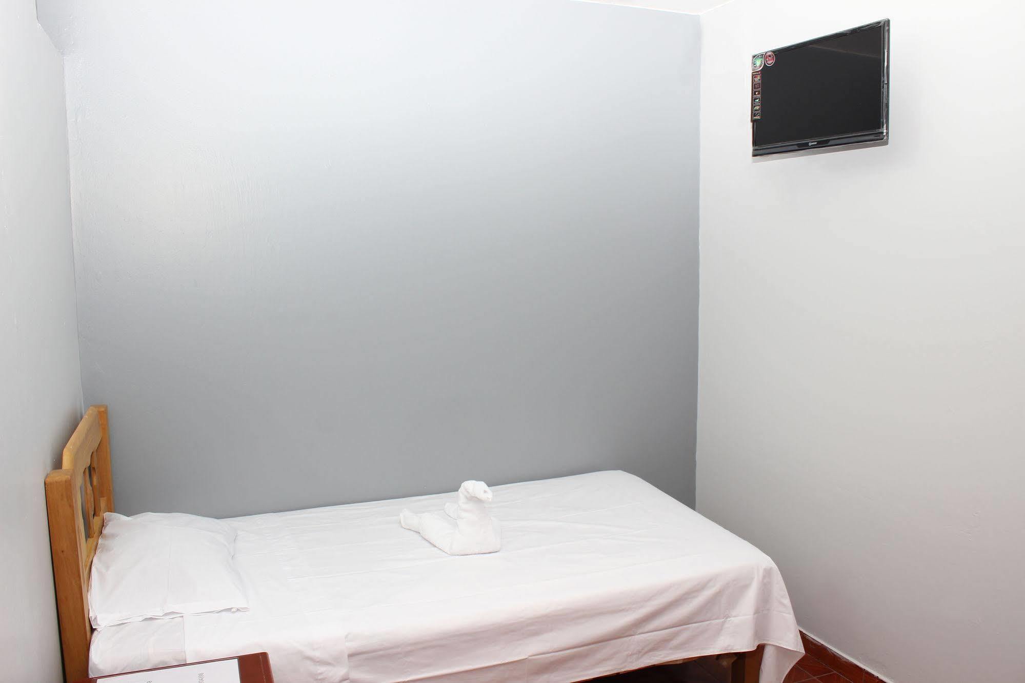 Hostal Las Fresas Lima Airport Callao Esterno foto