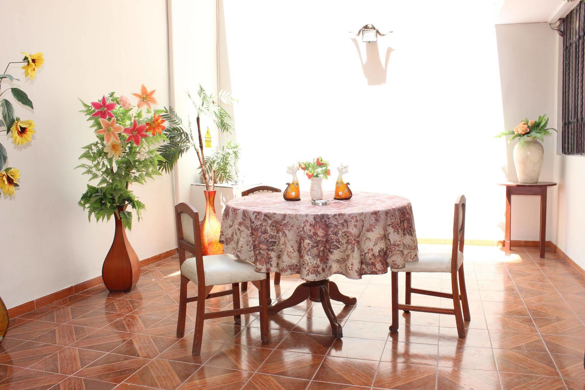 Hostal Las Fresas Lima Airport Callao Esterno foto