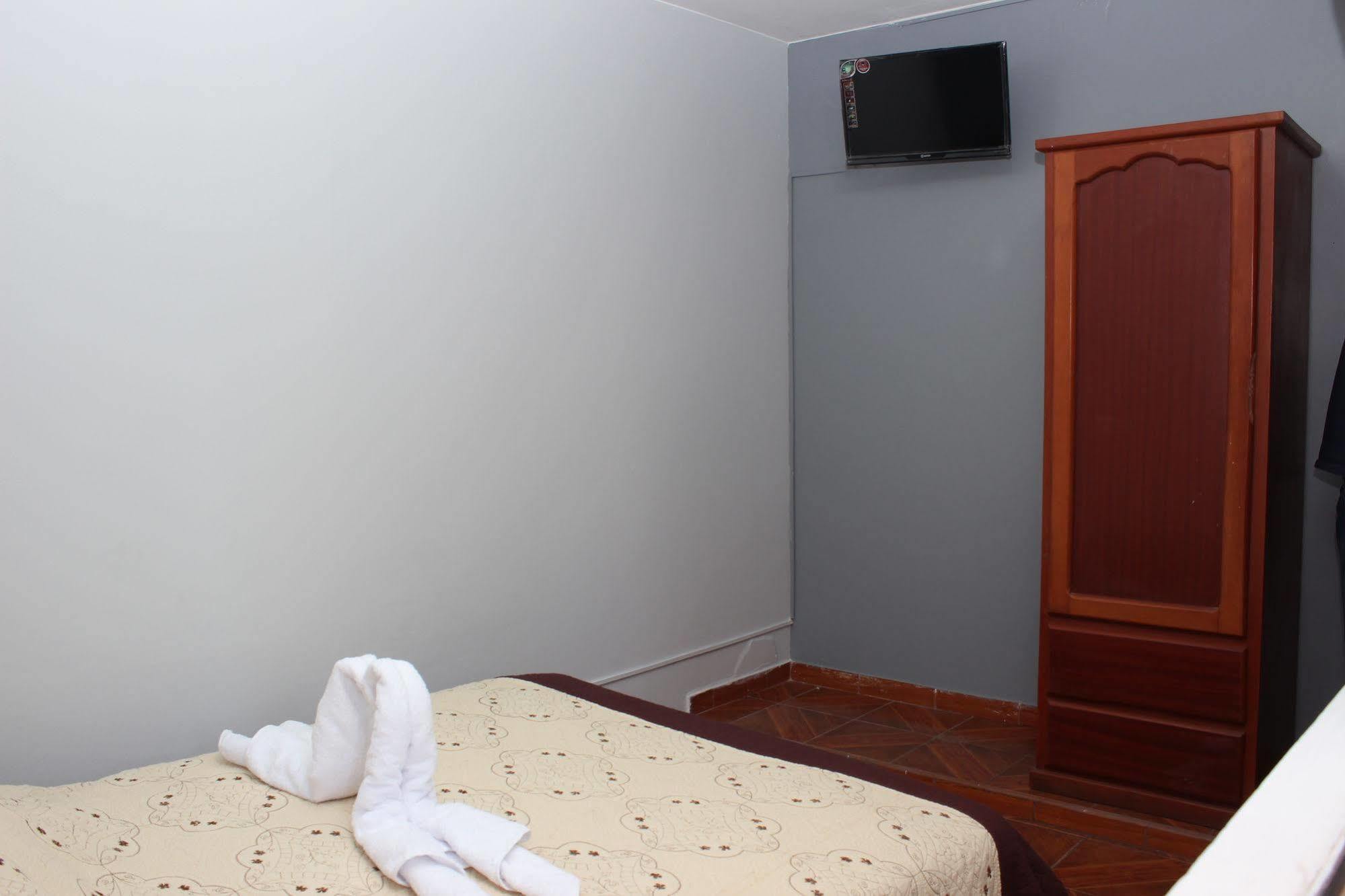 Hostal Las Fresas Lima Airport Callao Esterno foto