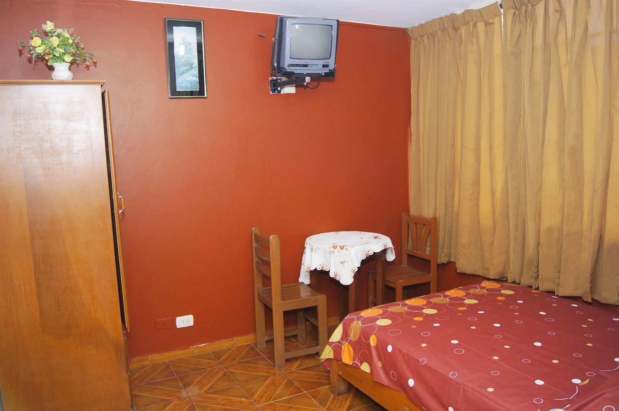 Hostal Las Fresas Lima Airport Callao Esterno foto