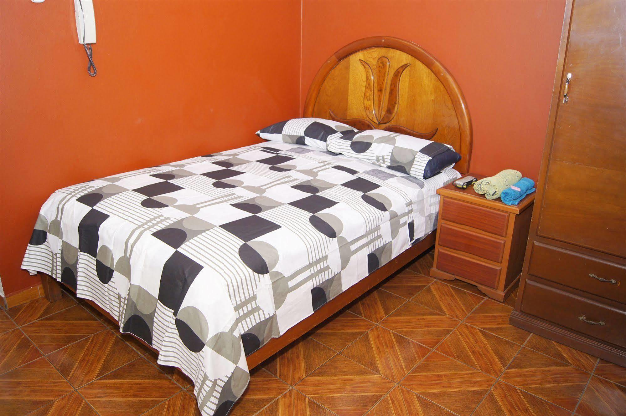 Hostal Las Fresas Lima Airport Callao Esterno foto